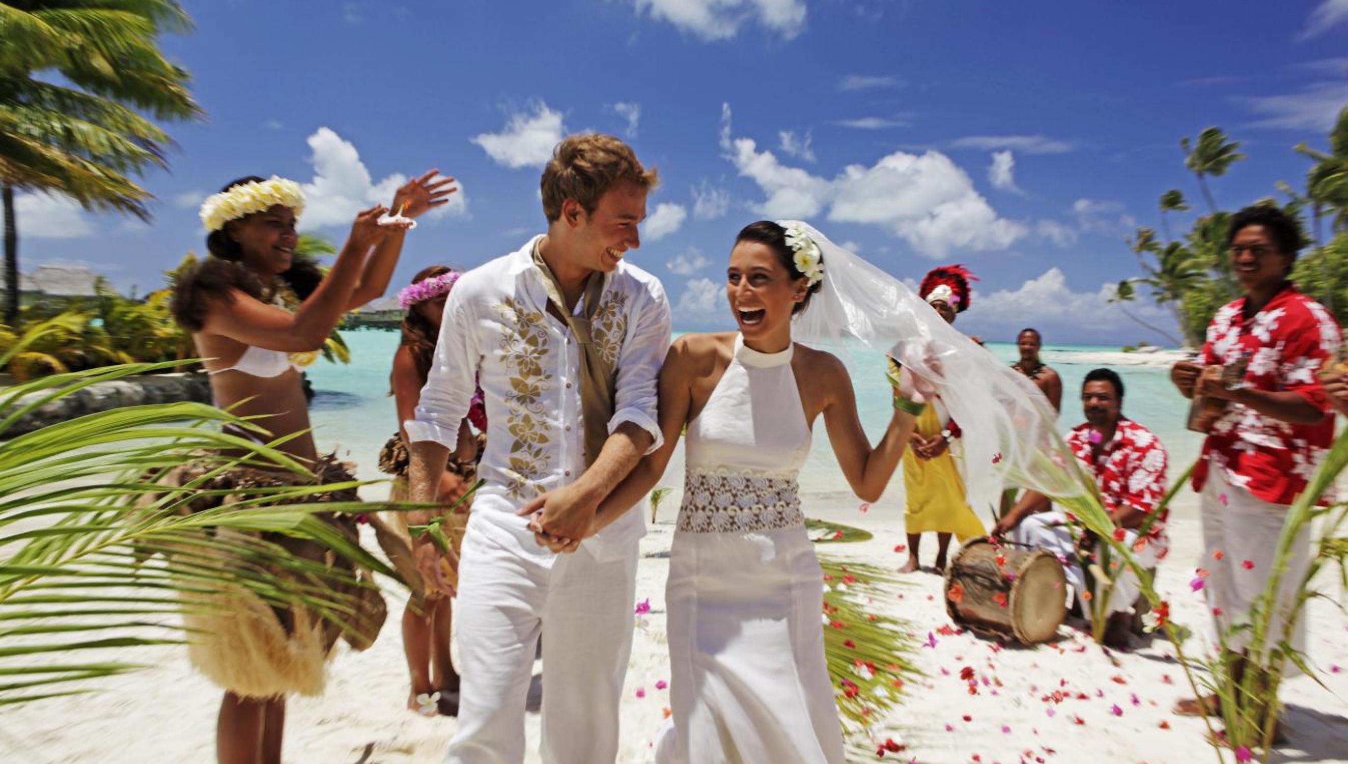 tahiti beach wedding